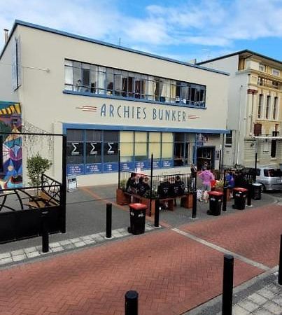 נאפייר Archies Bunker Affordable Accommodation מראה חיצוני תמונה