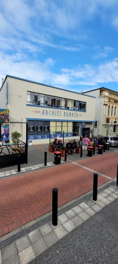 נאפייר Archies Bunker Affordable Accommodation מראה חיצוני תמונה