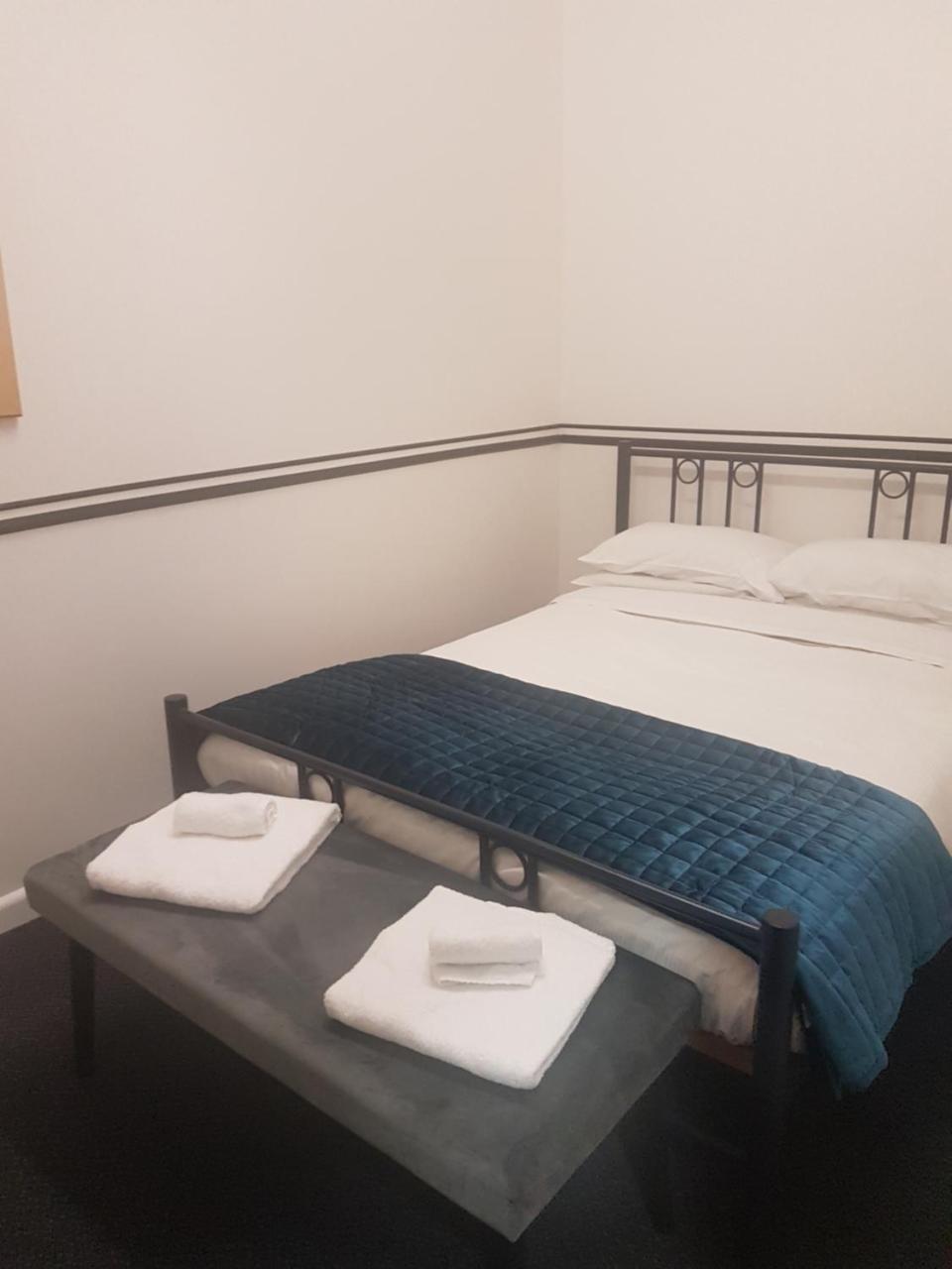 נאפייר Archies Bunker Affordable Accommodation מראה חיצוני תמונה