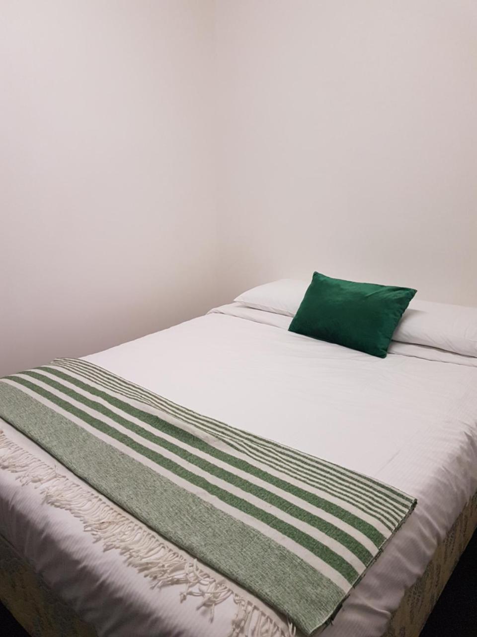 נאפייר Archies Bunker Affordable Accommodation מראה חיצוני תמונה